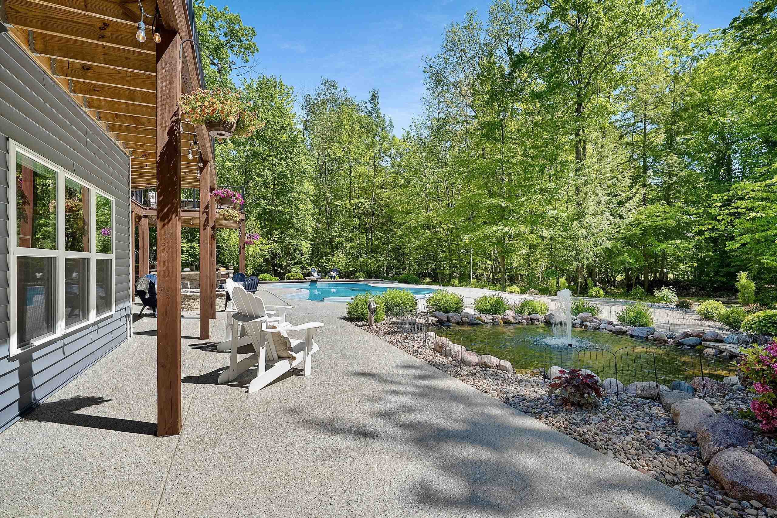 3413 BLACKBERRY Lane