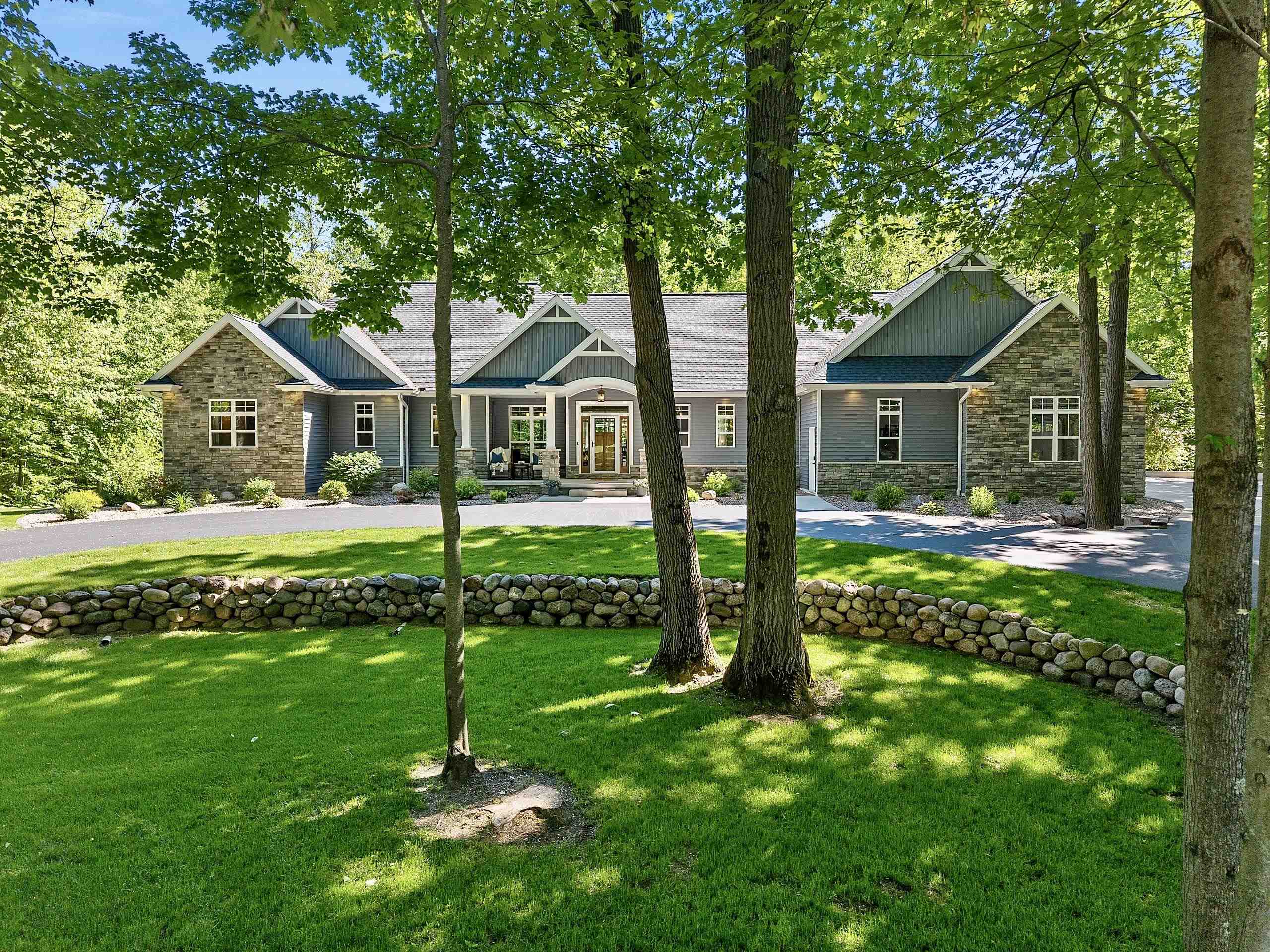 3413 BLACKBERRY Lane