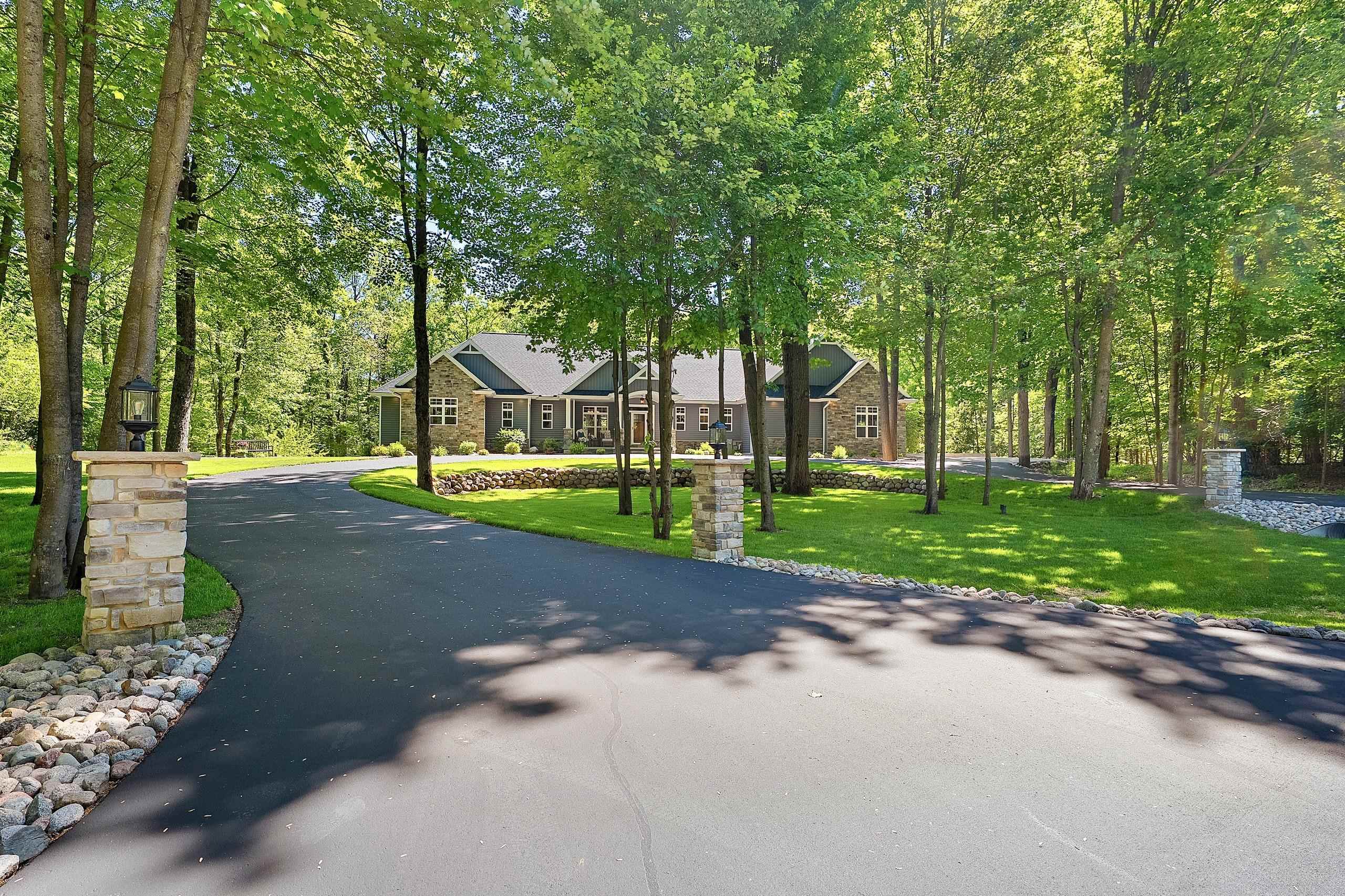 3413 BLACKBERRY Lane