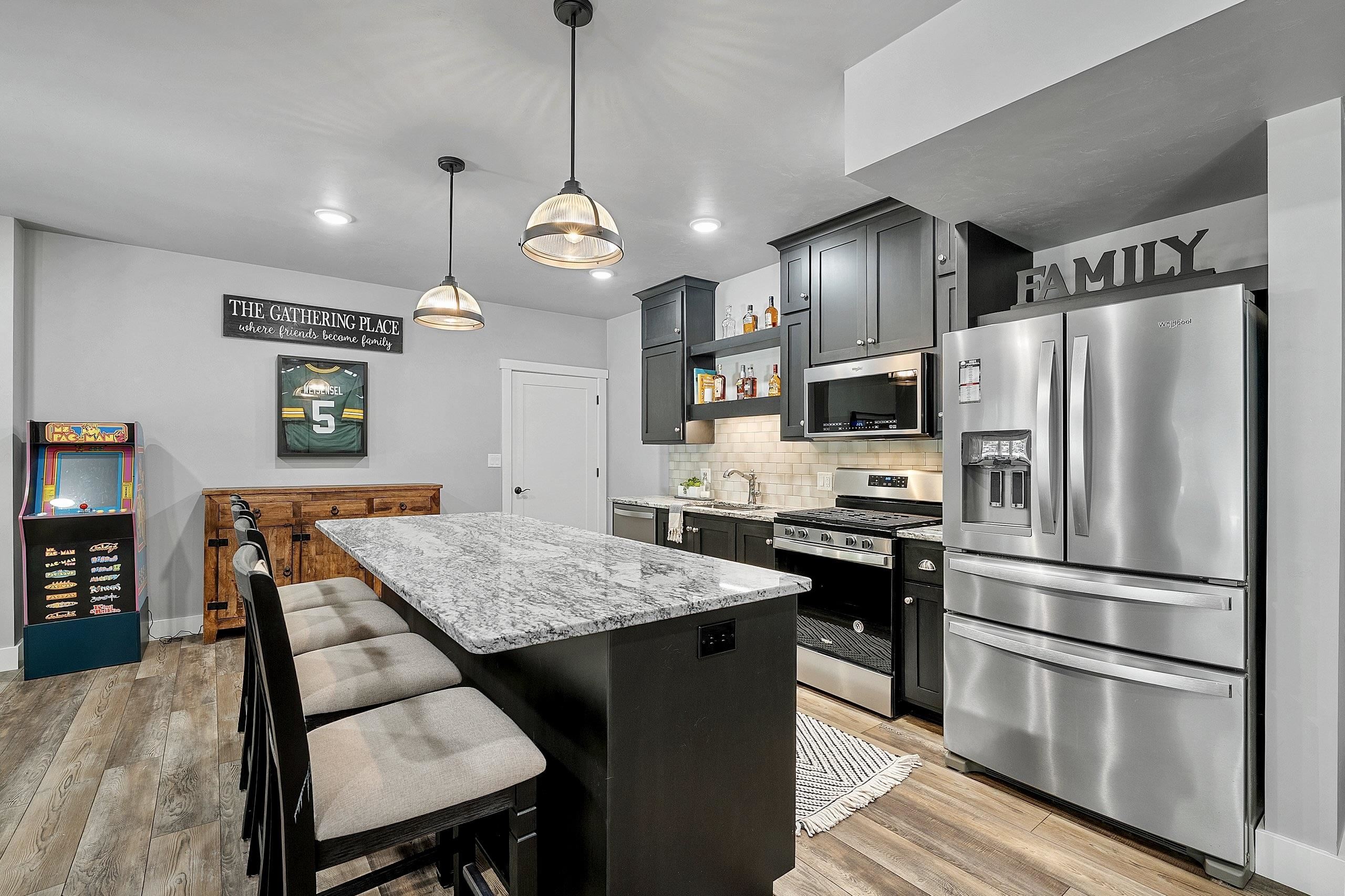 3413 BLACKBERRY Lane