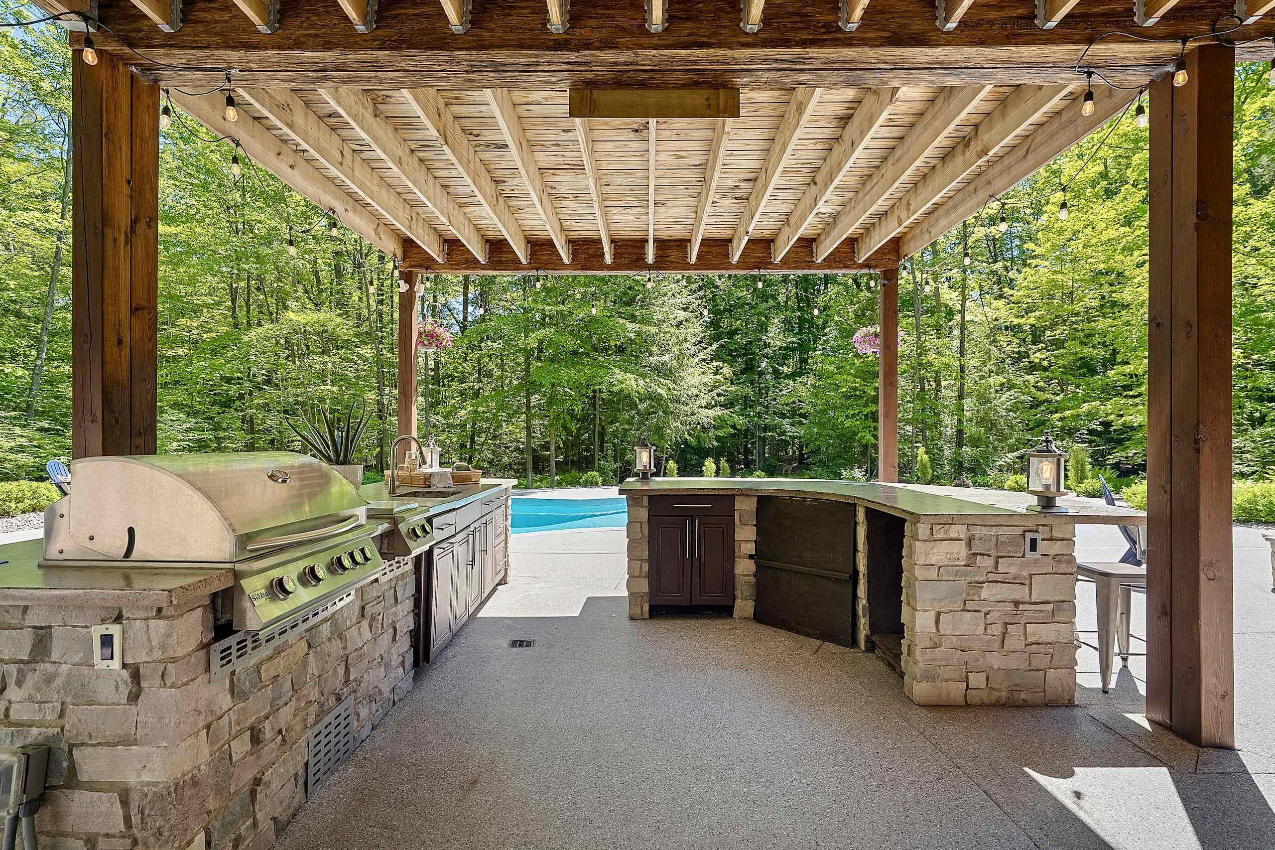 3413 BLACKBERRY Lane