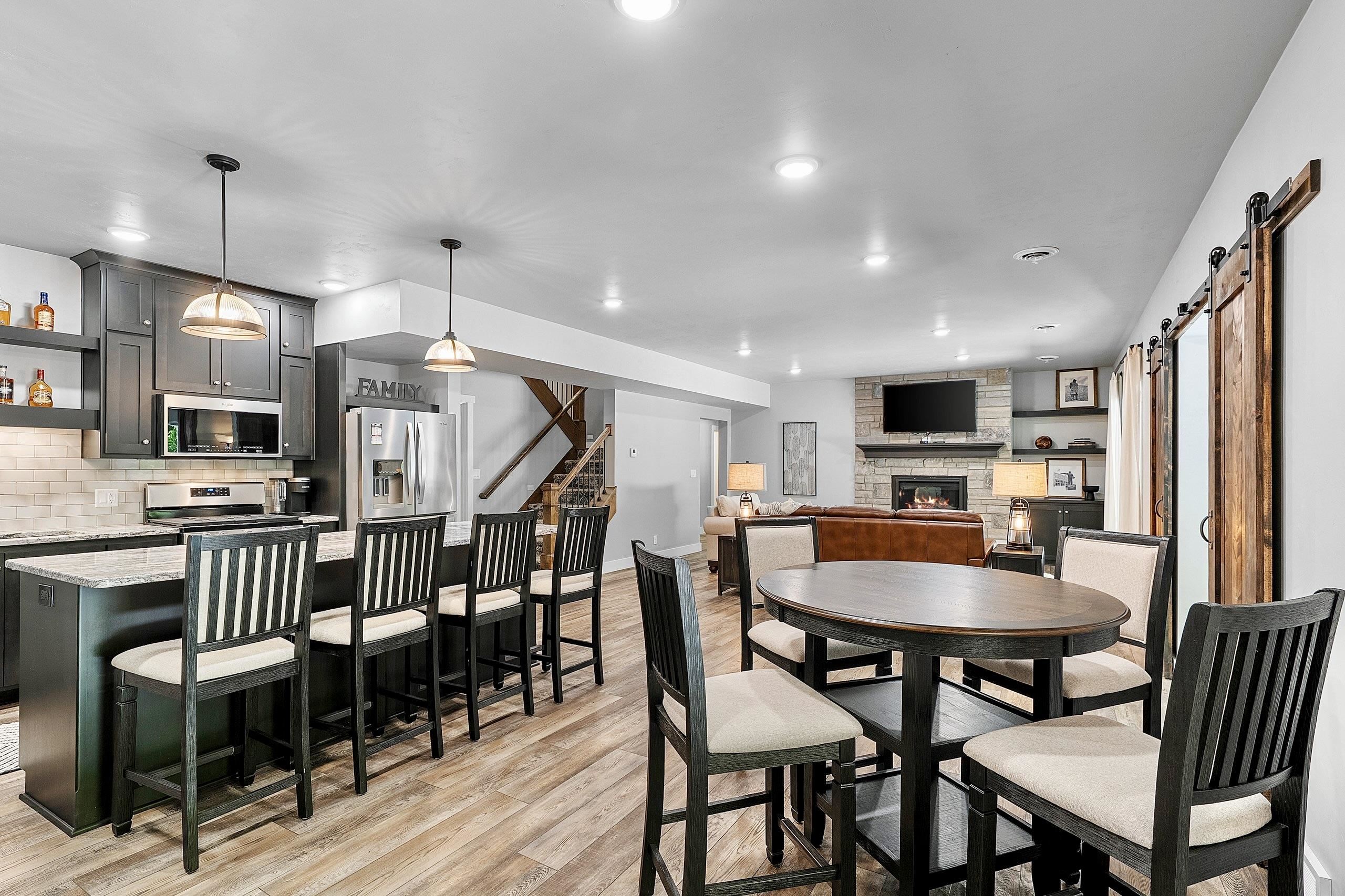 3413 BLACKBERRY Lane