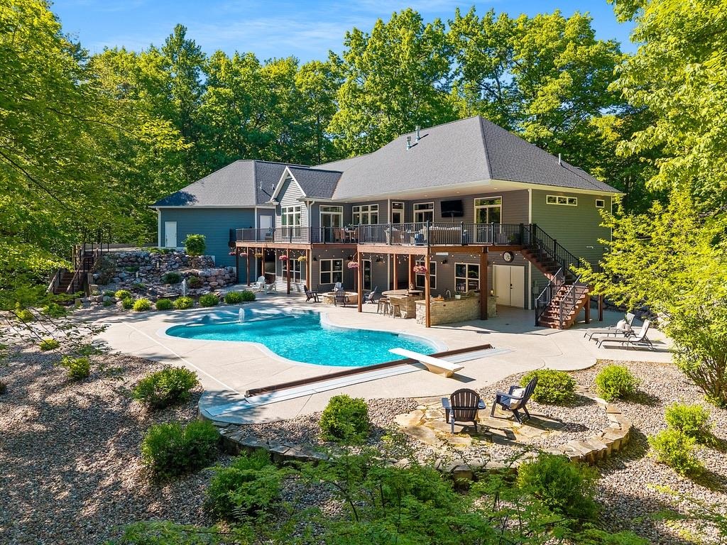 3413 BLACKBERRY Lane