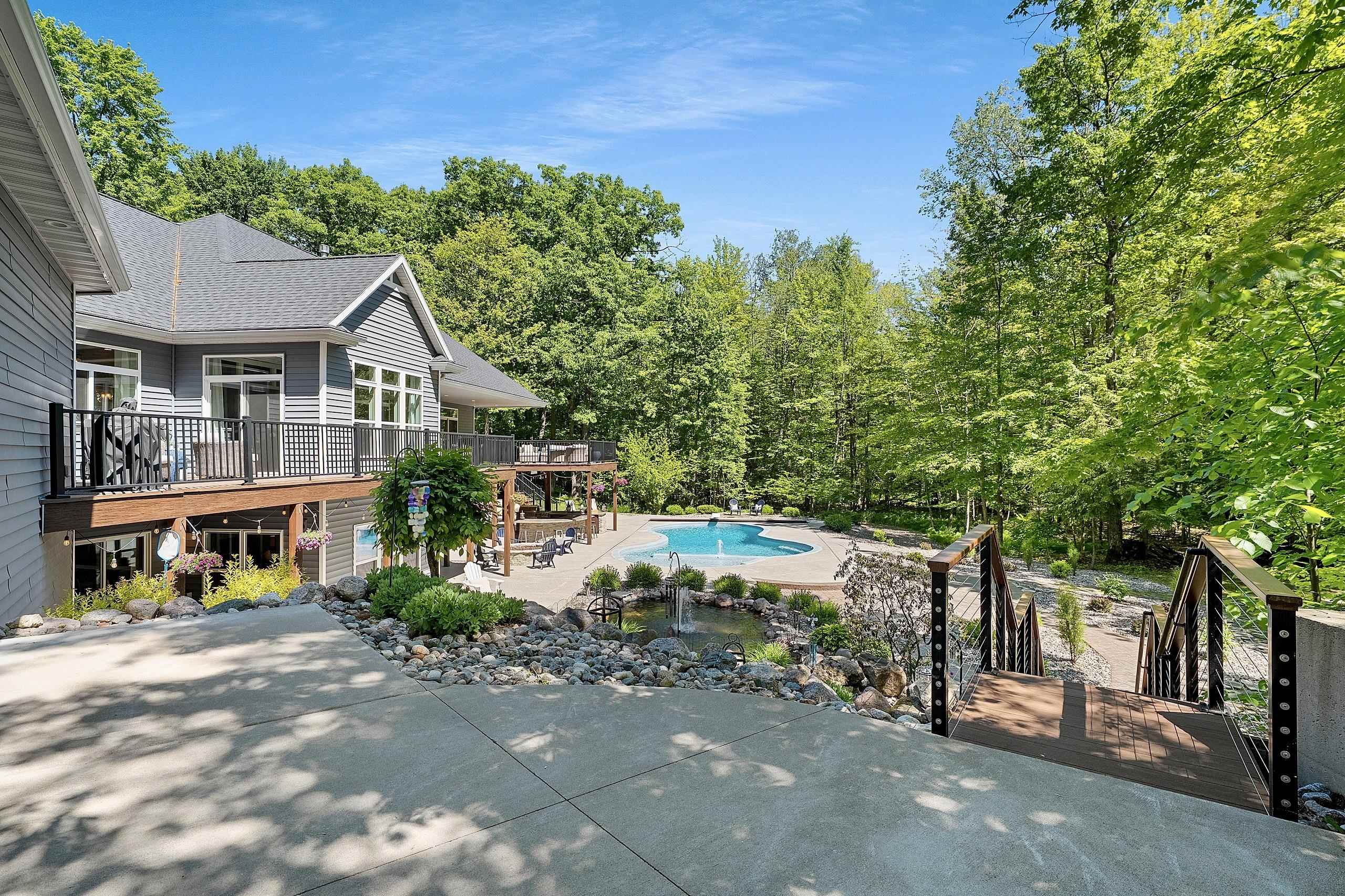 3413 BLACKBERRY Lane