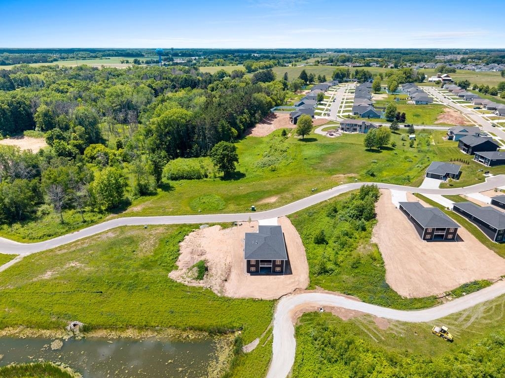 4001 ANTWERP Avenue Unit: 7