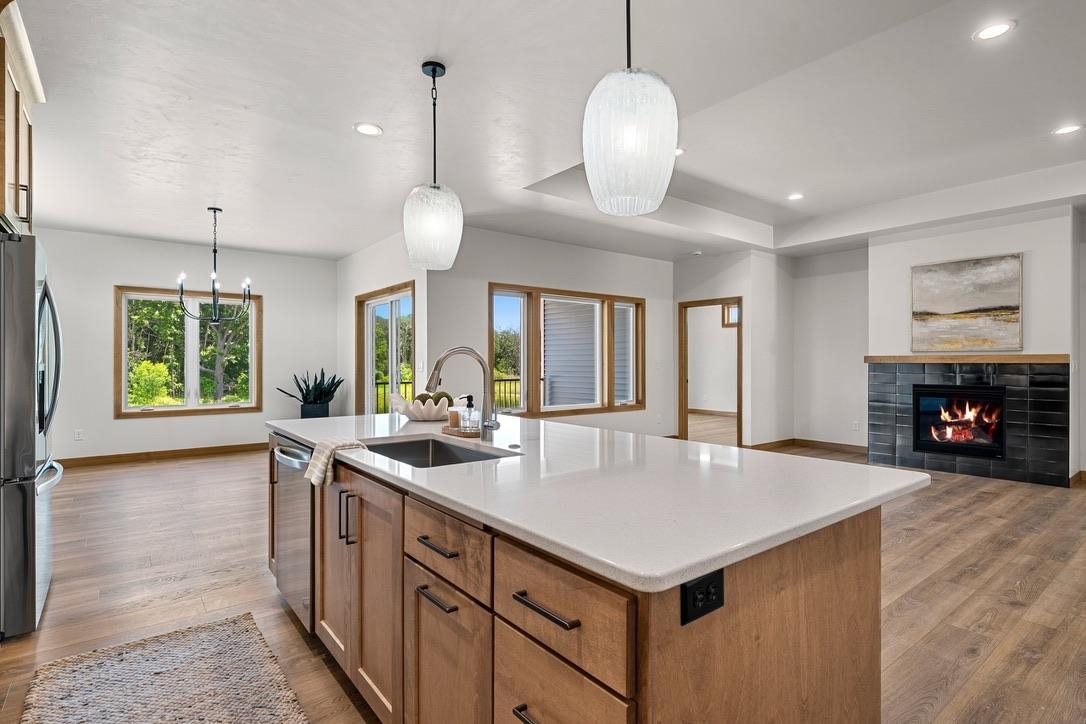4001 ANTWERP Avenue Unit: 7