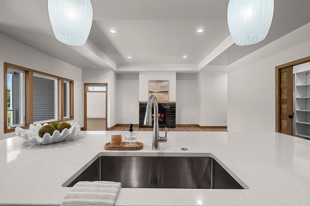 4001 ANTWERP Avenue Unit: 7