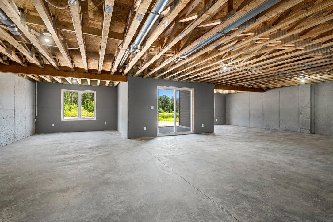 4001 ANTWERP Avenue Unit: 7