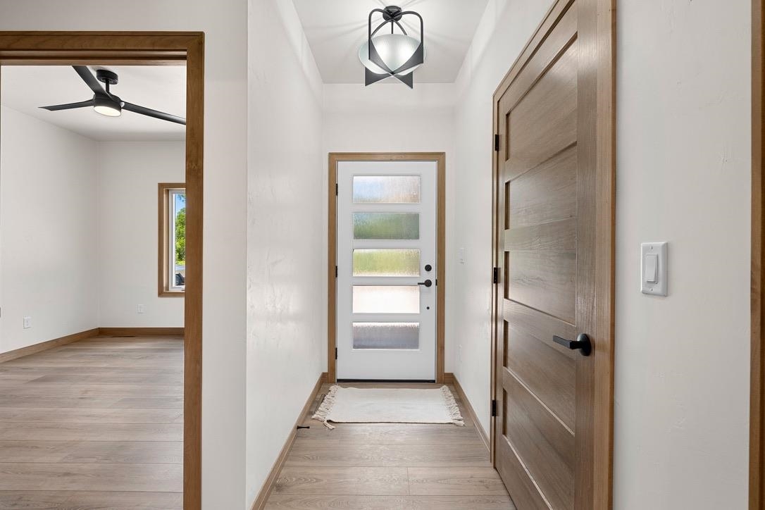 4001 ANTWERP Avenue Unit: 7