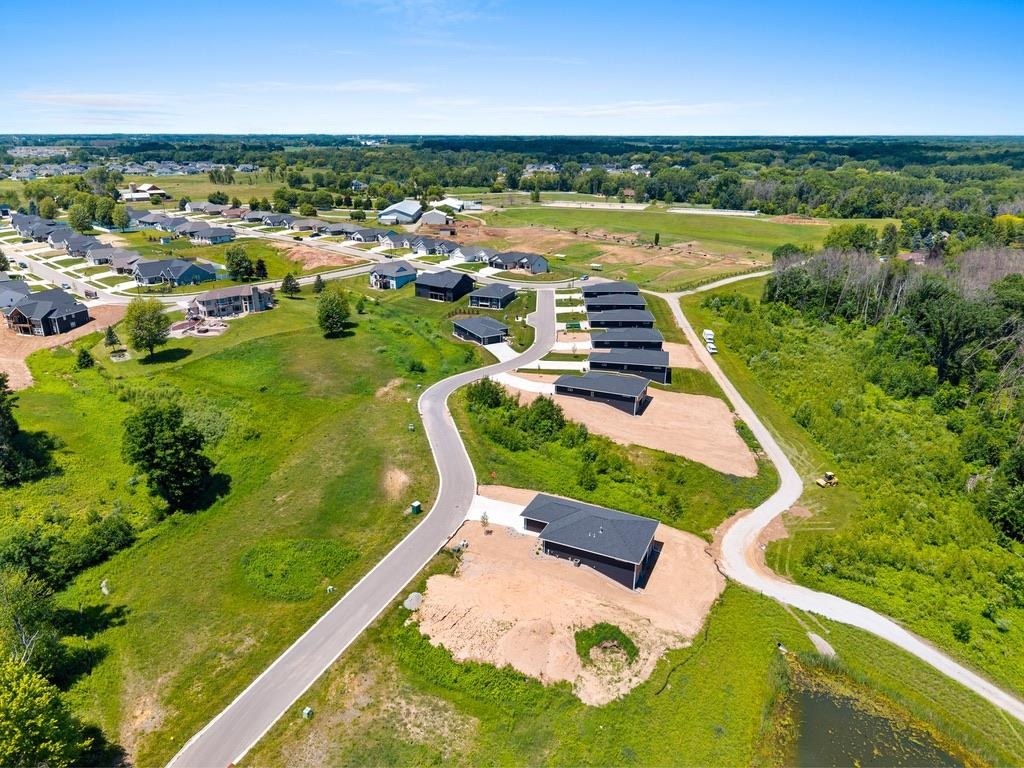 4001 ANTWERP Avenue Unit: 7