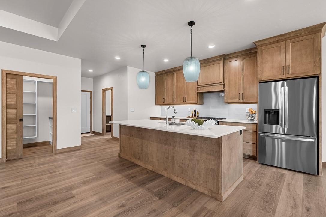 4001 ANTWERP Avenue Unit: 7