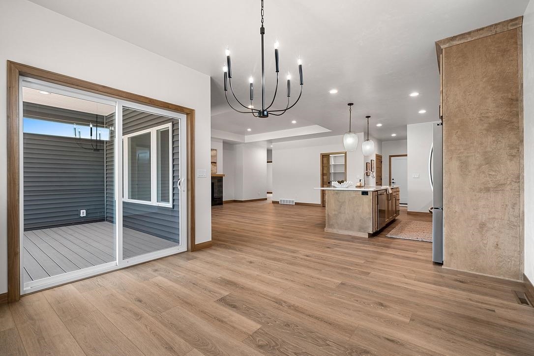4001 ANTWERP Avenue Unit: 7