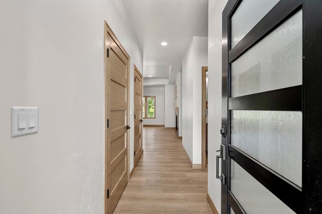 4001 ANTWERP Avenue Unit: 7