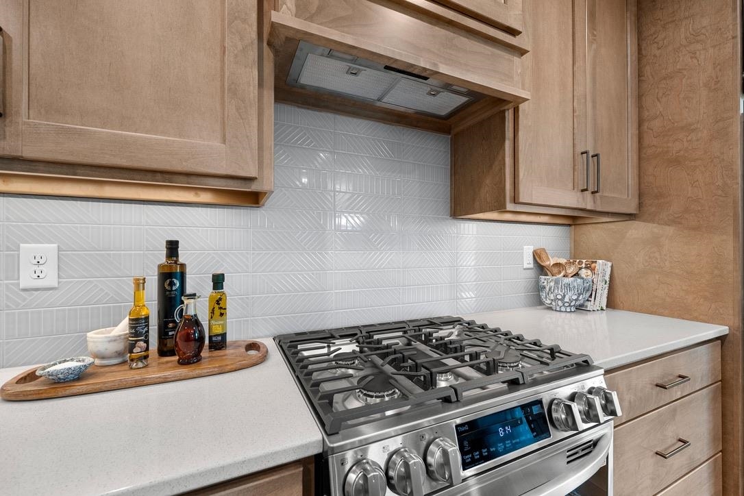 4001 ANTWERP Avenue Unit: 7