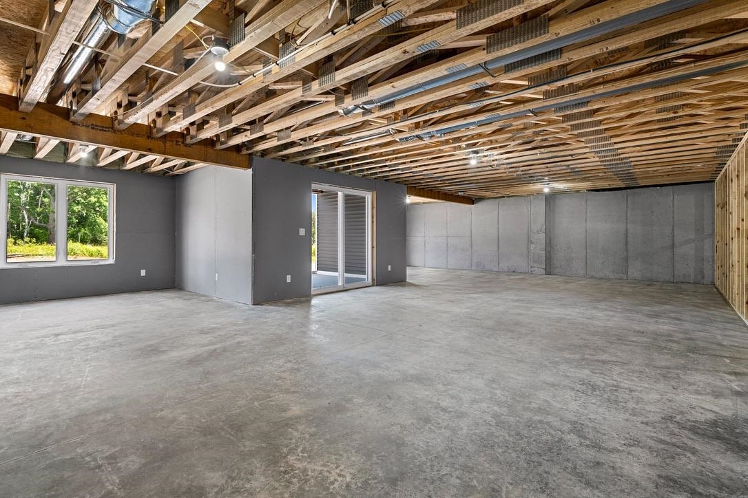 4001 ANTWERP Avenue Unit: 7