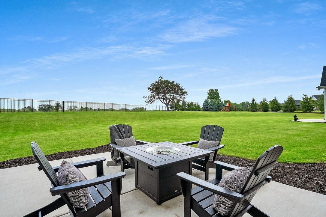 707 BLACKBERRY Court