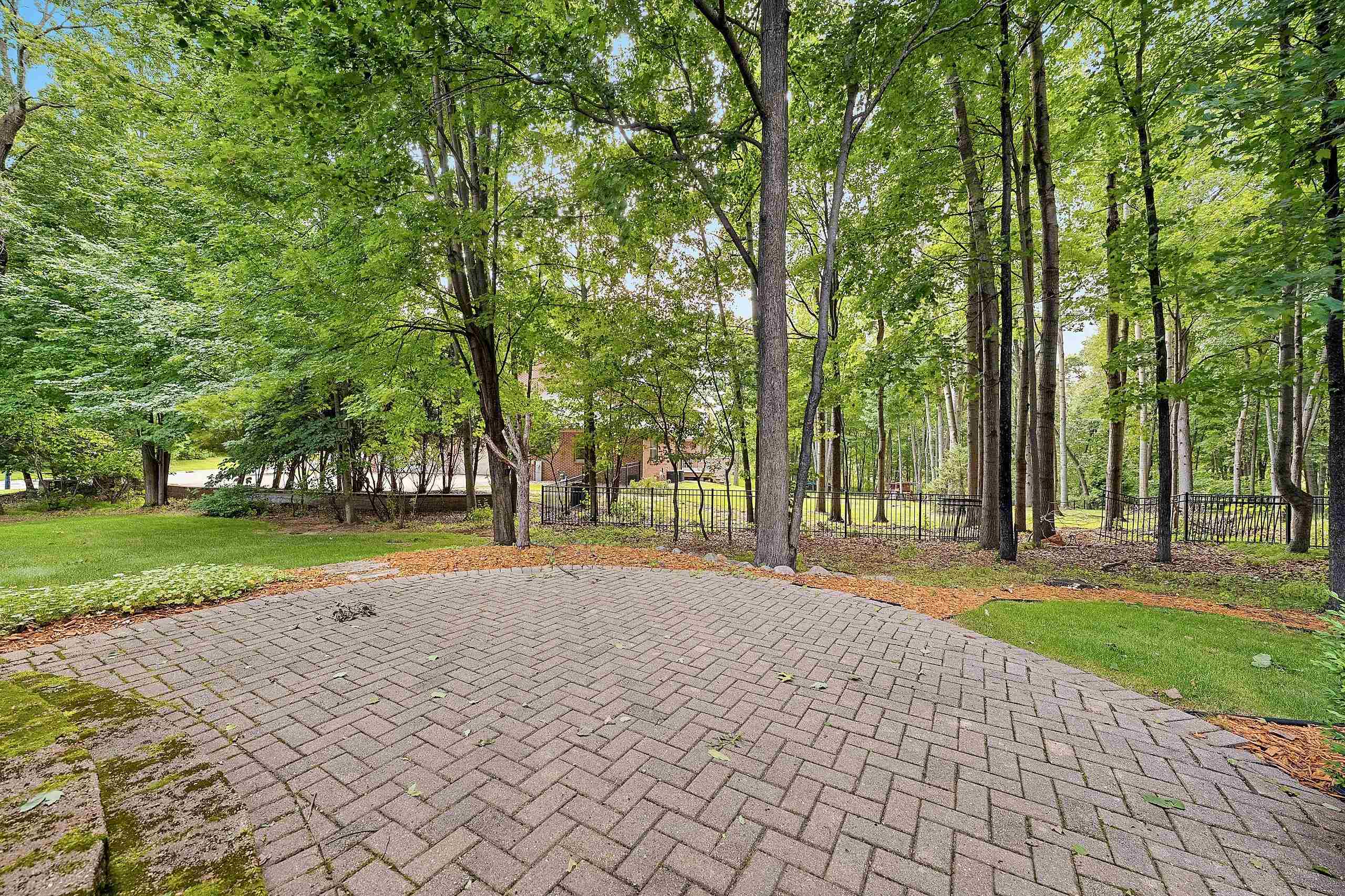 2060 MUIRWOOD Court