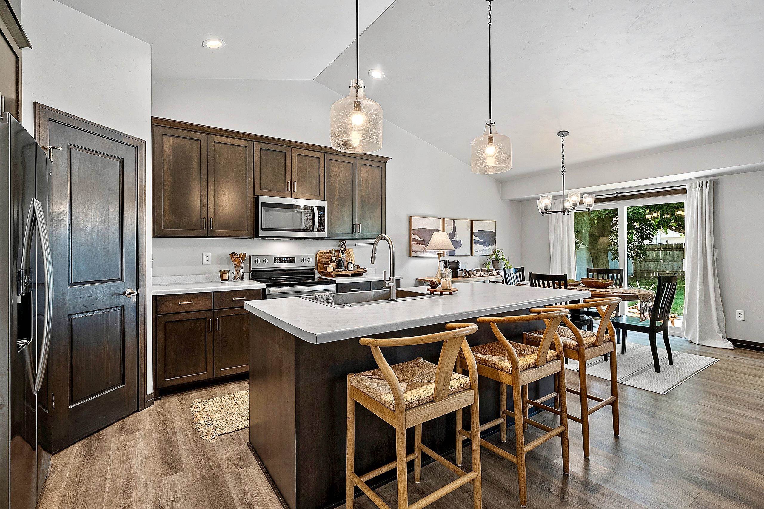 1285 CLEMENTINE Road