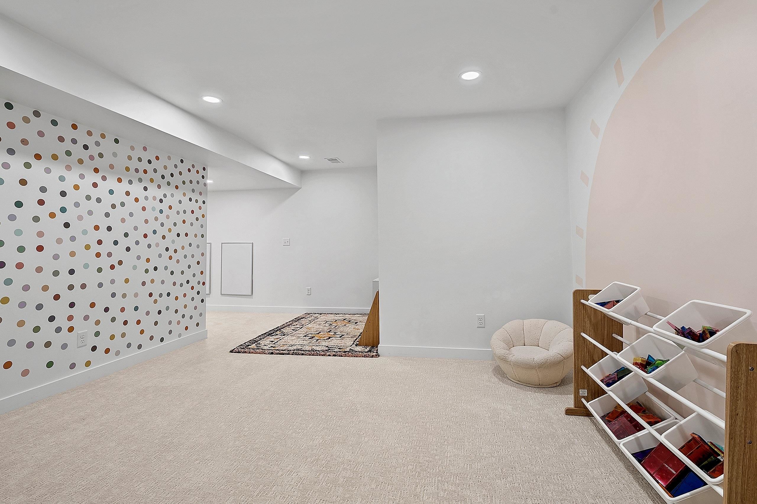 1285 CLEMENTINE Road
