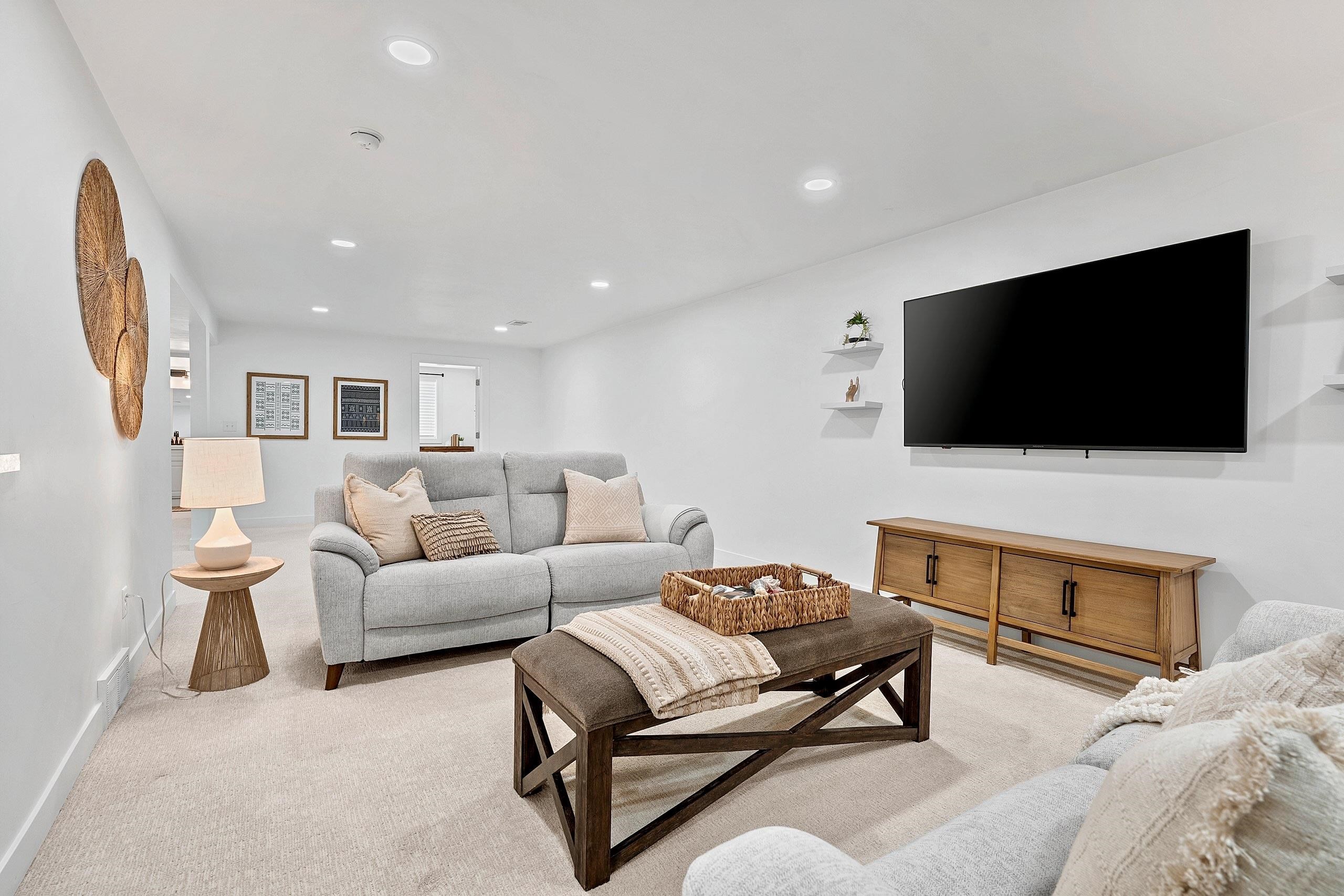 1285 CLEMENTINE Road