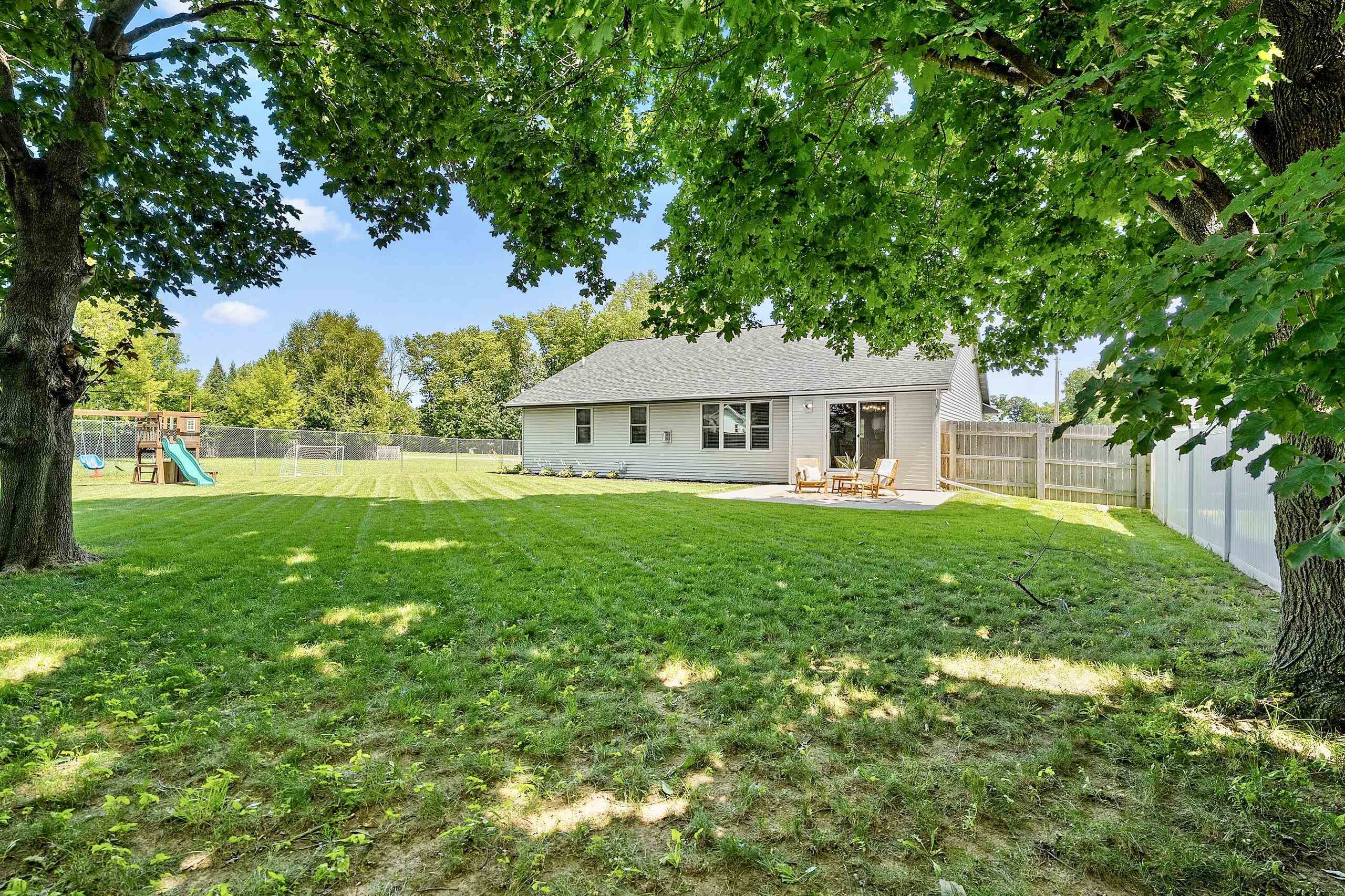 1285 CLEMENTINE Road