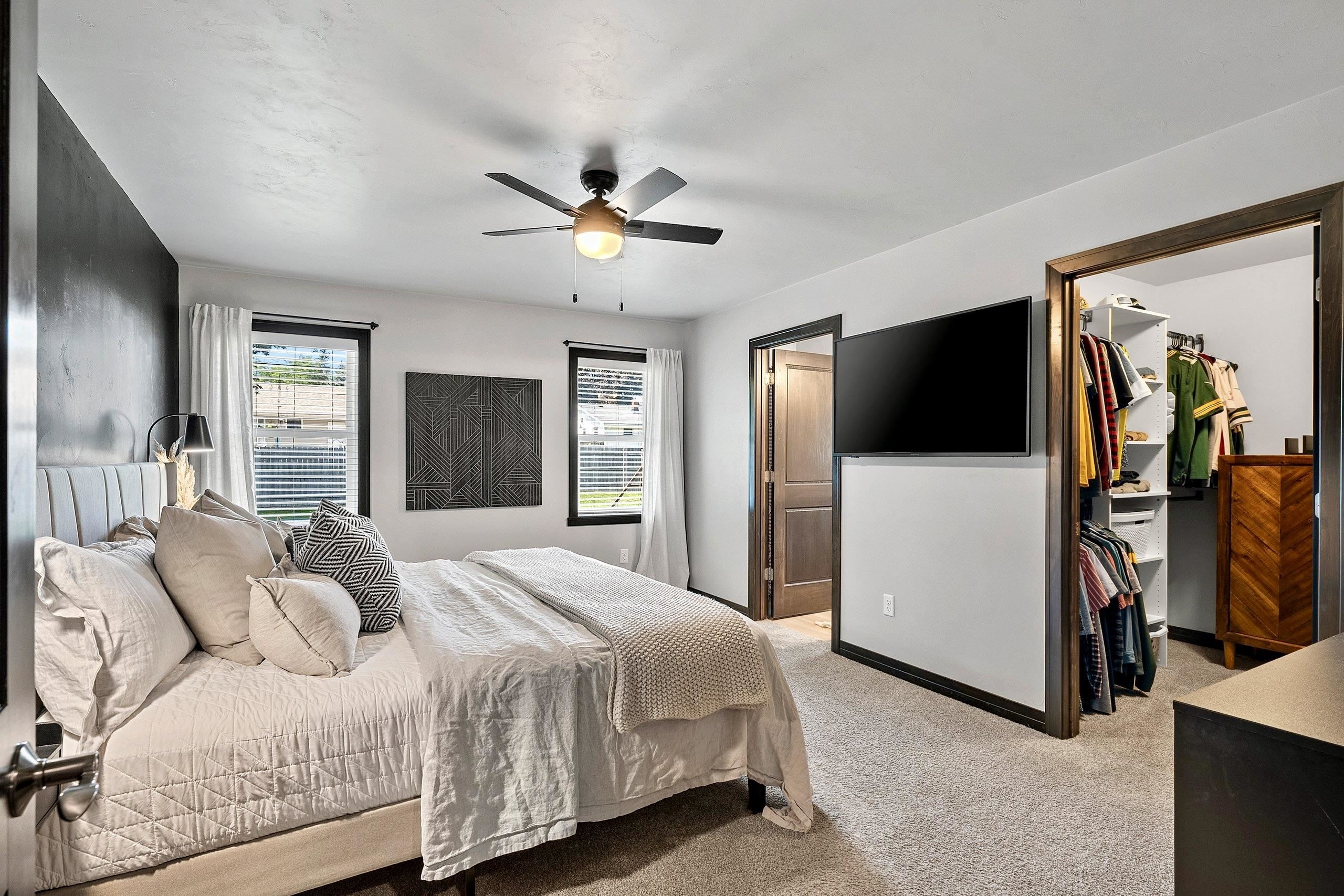 1285 CLEMENTINE Road