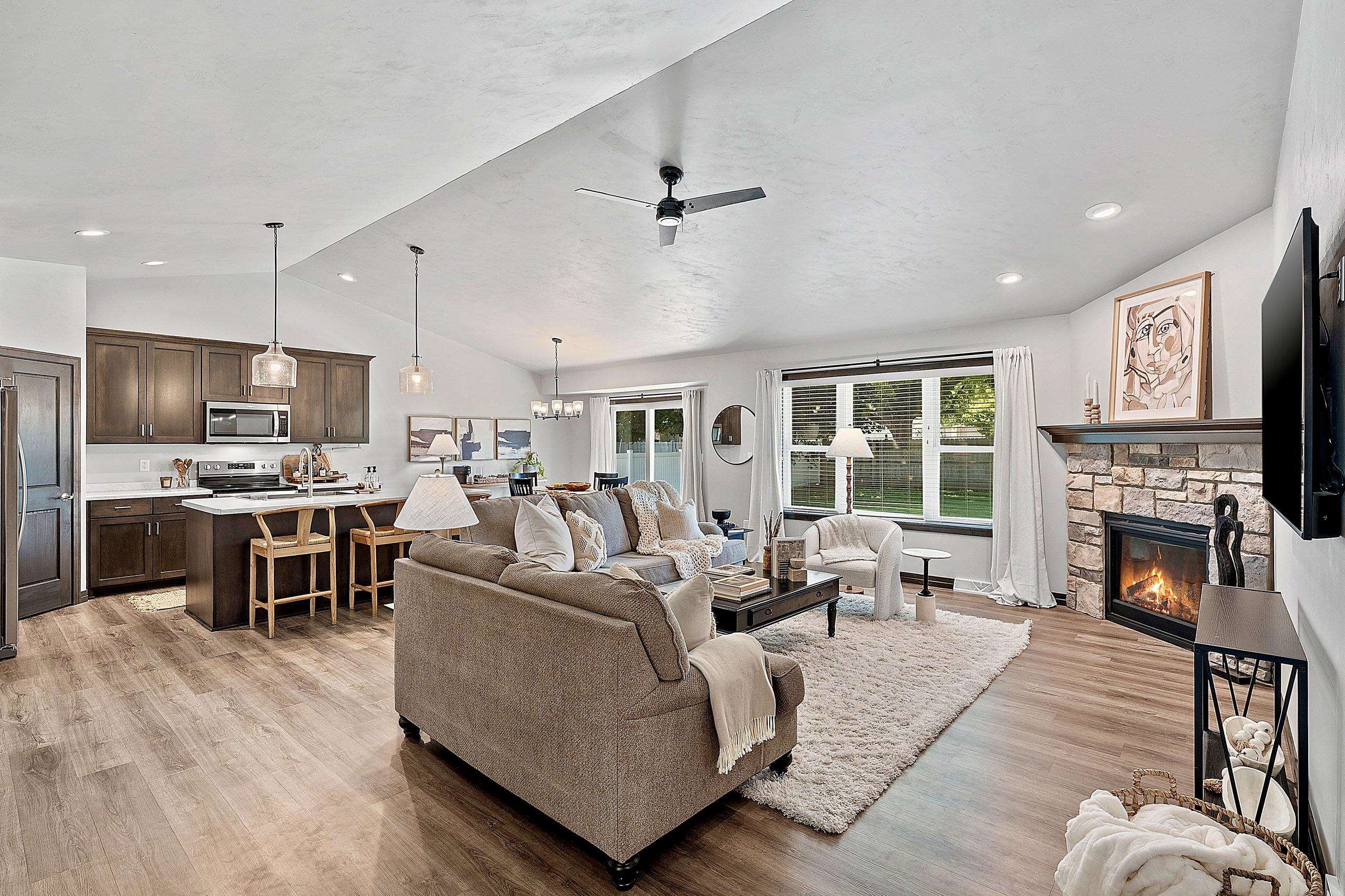 1285 CLEMENTINE Road