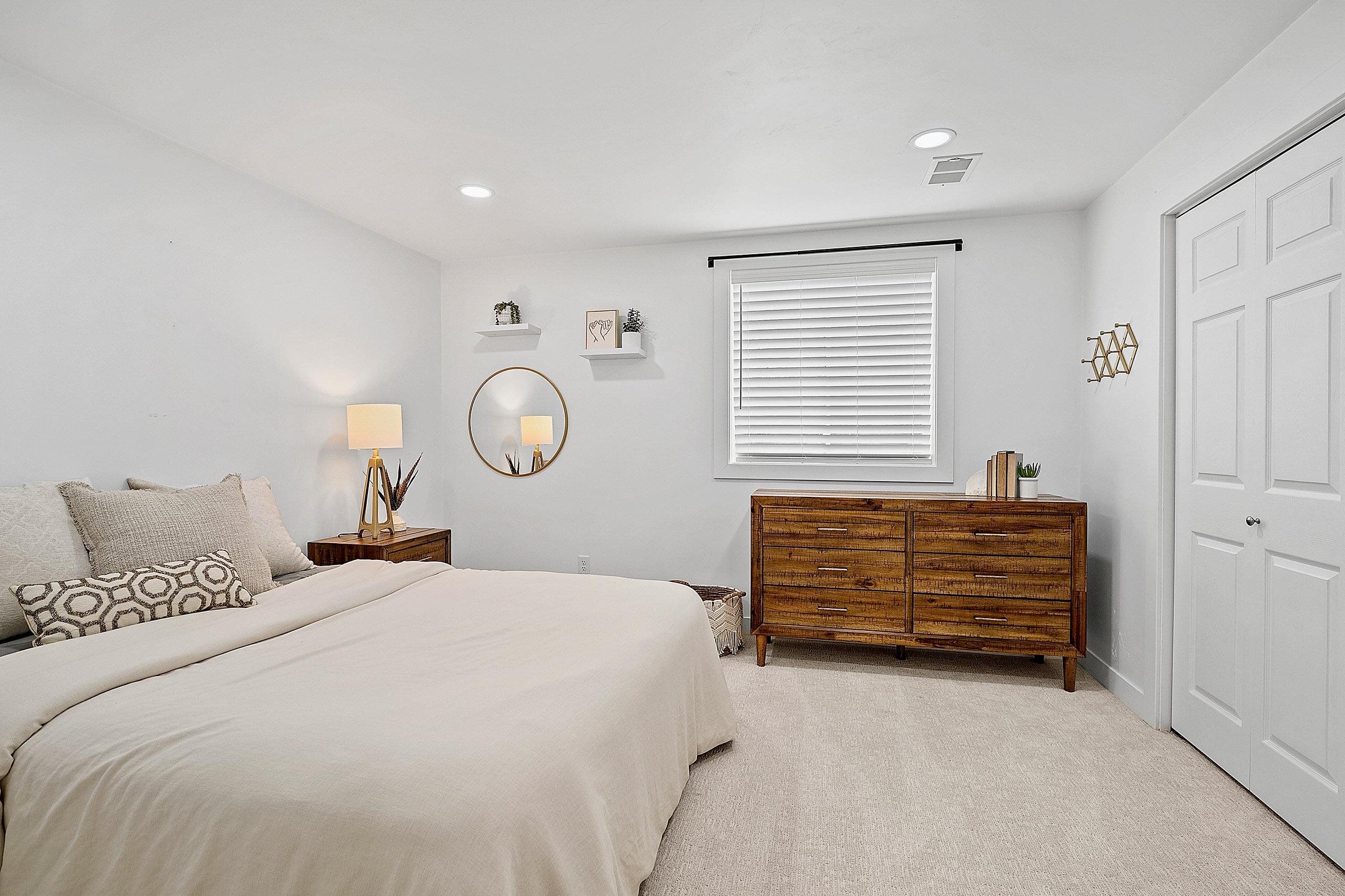 1285 CLEMENTINE Road