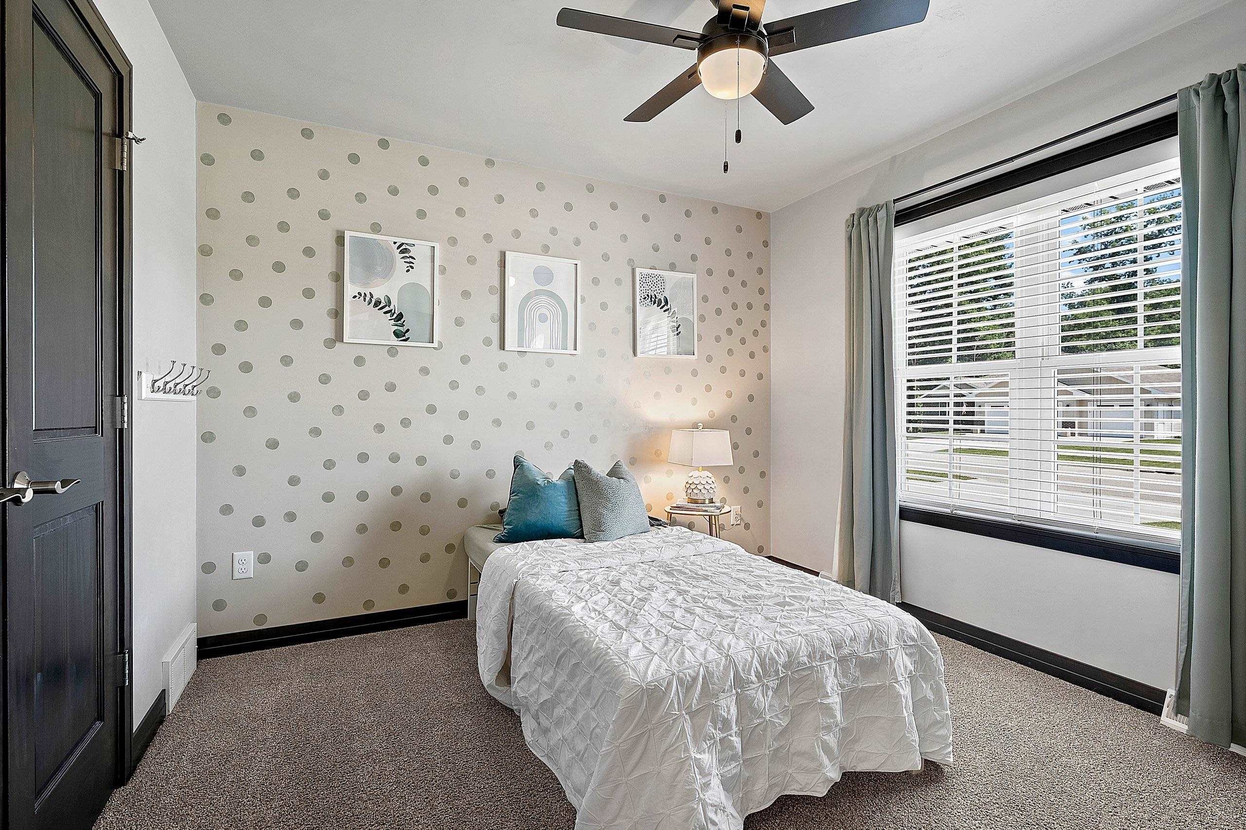 1285 CLEMENTINE Road