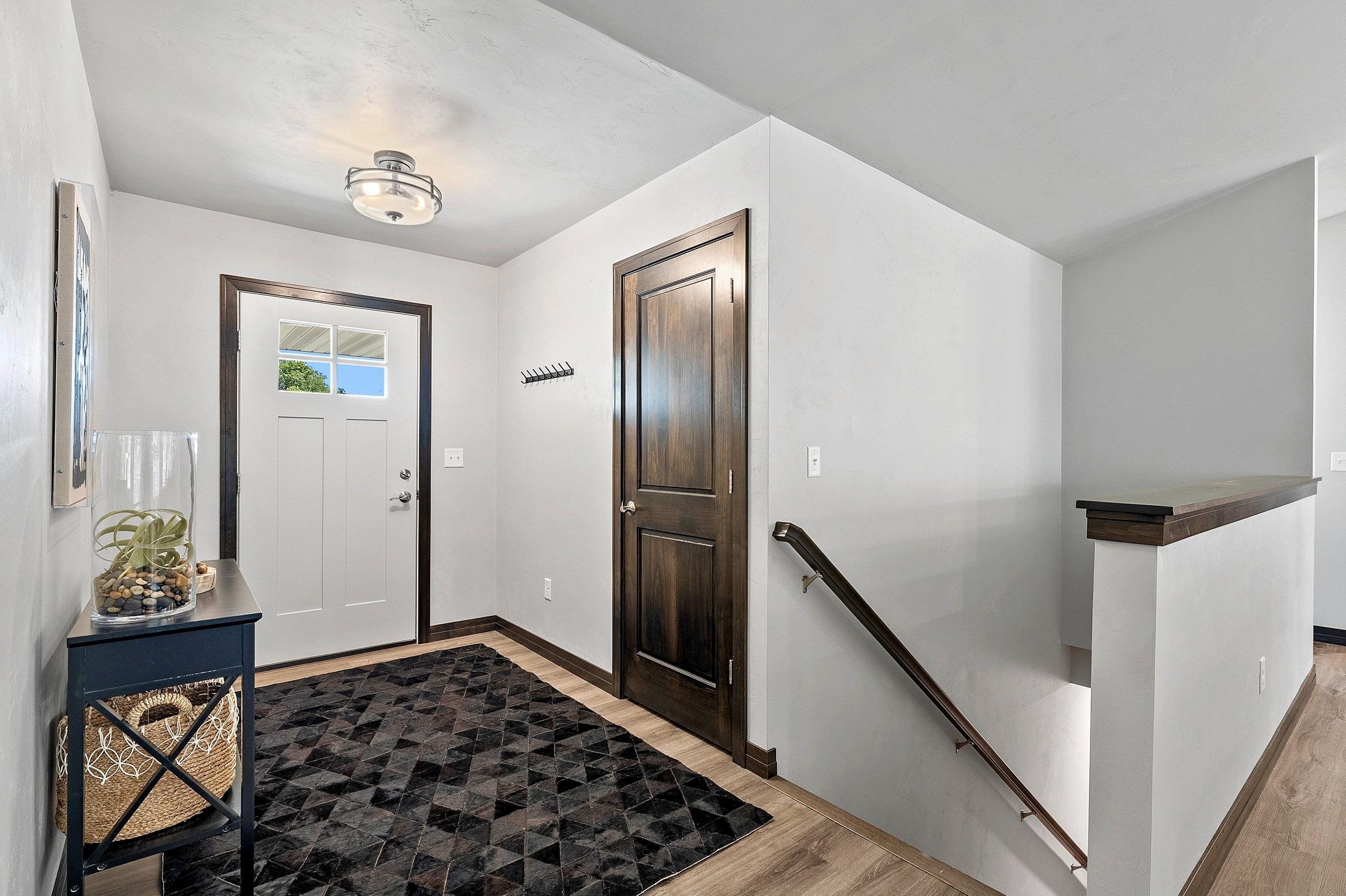 1285 CLEMENTINE Road