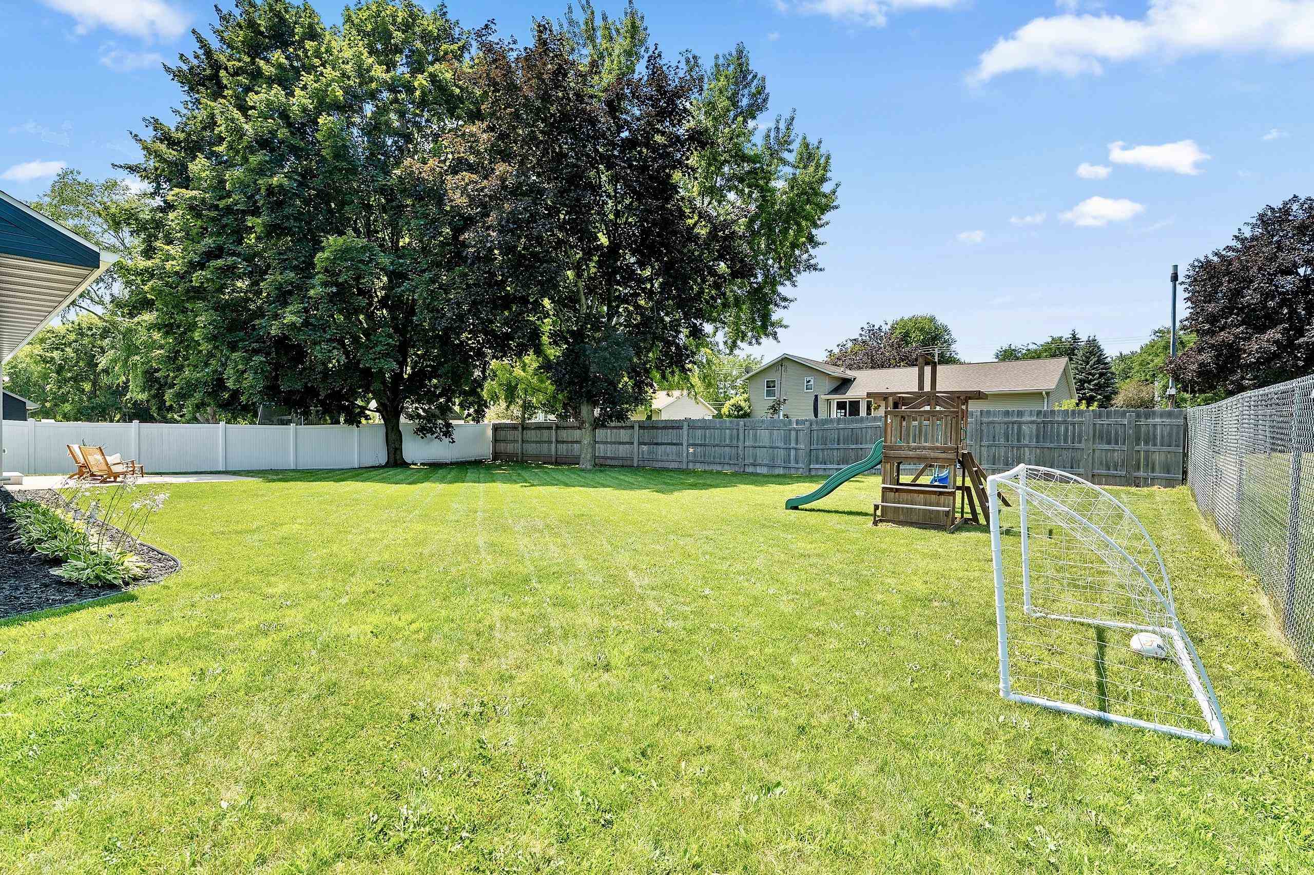 1285 CLEMENTINE Road