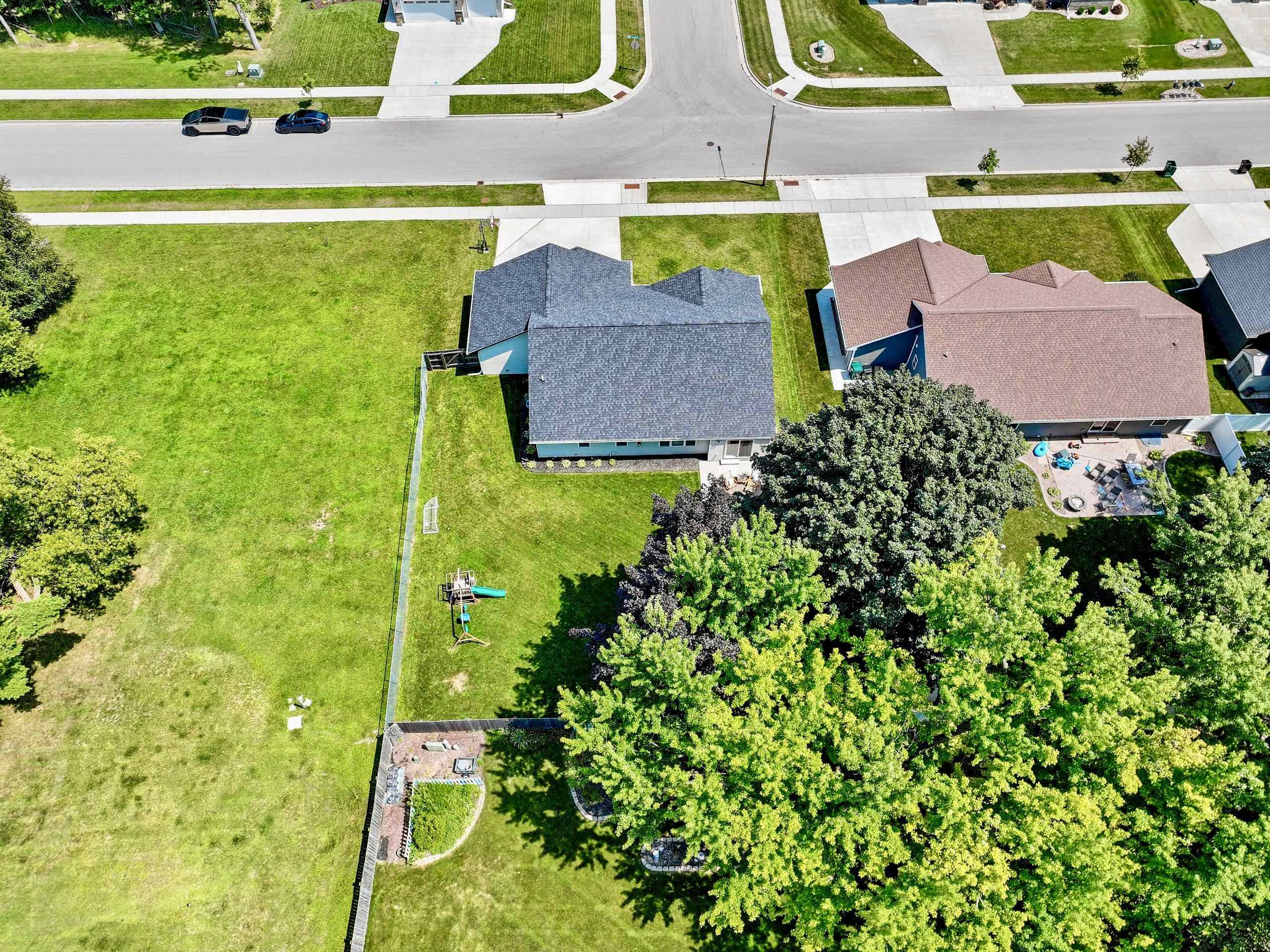 1285 CLEMENTINE Road