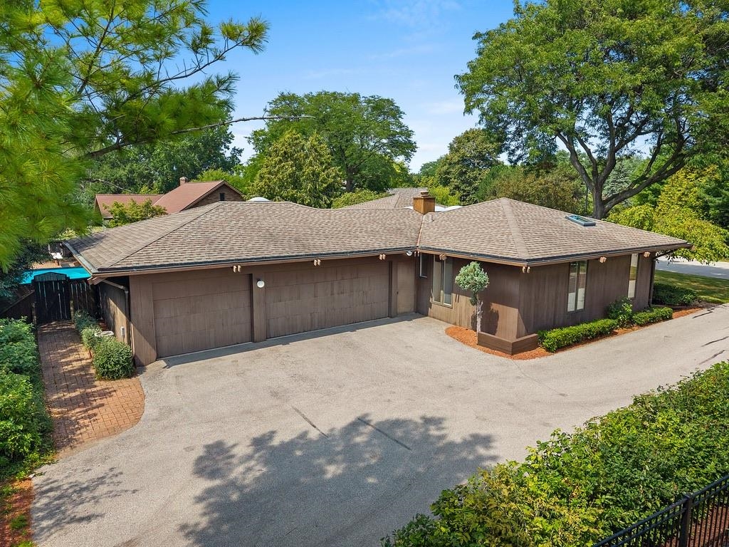221 ROSEMONT Drive