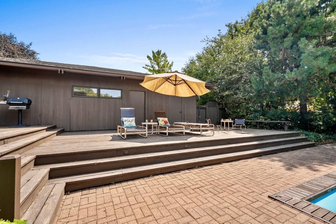 221 ROSEMONT Drive