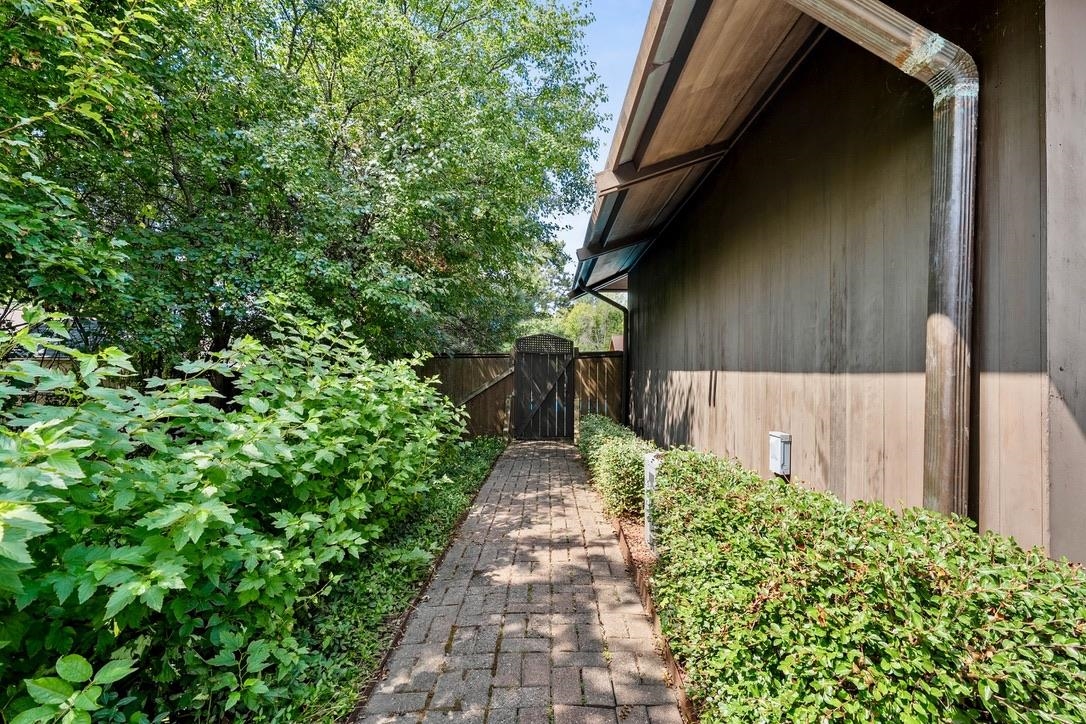 221 ROSEMONT Drive