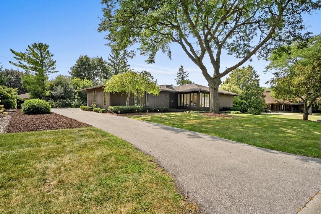 221 ROSEMONT Drive