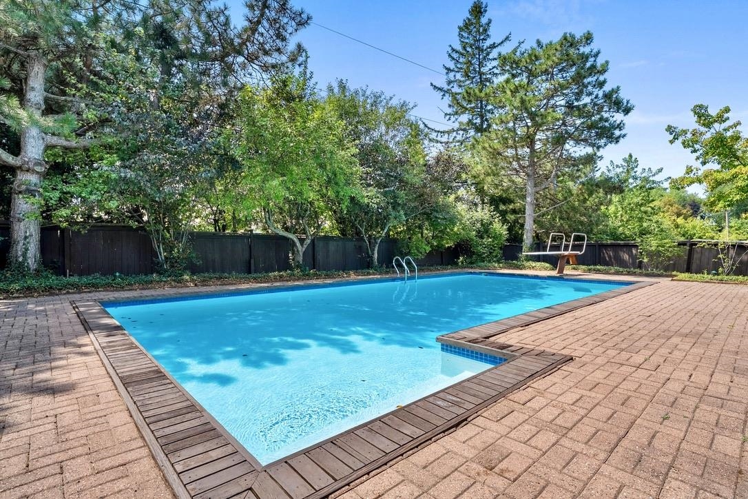 221 ROSEMONT Drive