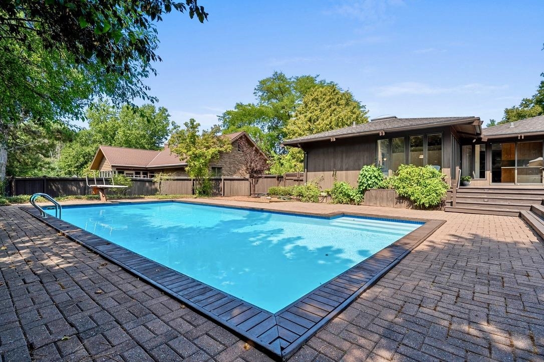 221 ROSEMONT Drive