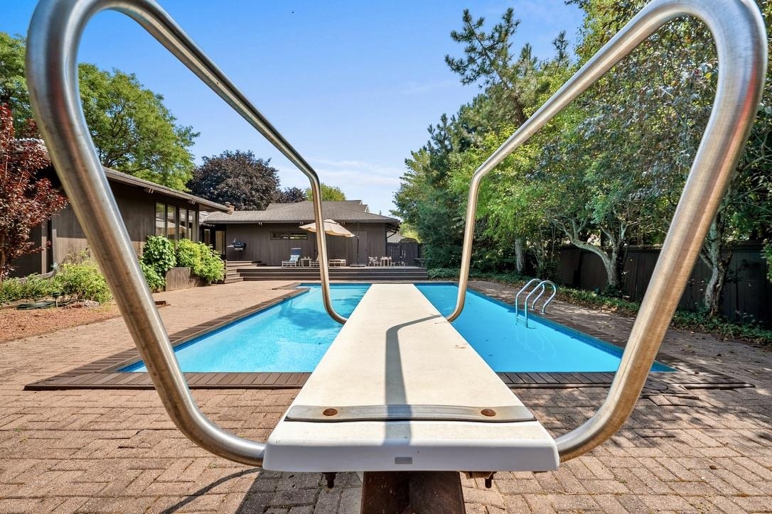 221 ROSEMONT Drive