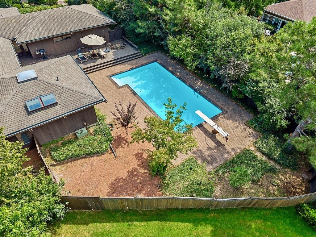 221 ROSEMONT Drive