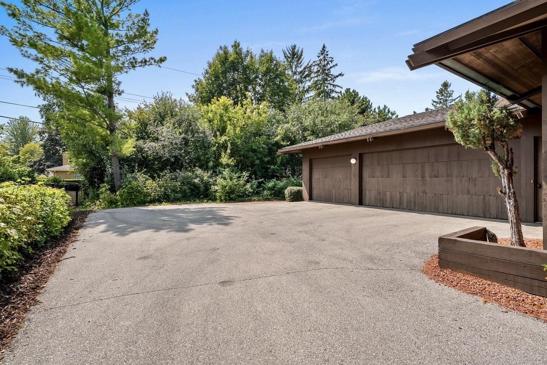 221 ROSEMONT Drive