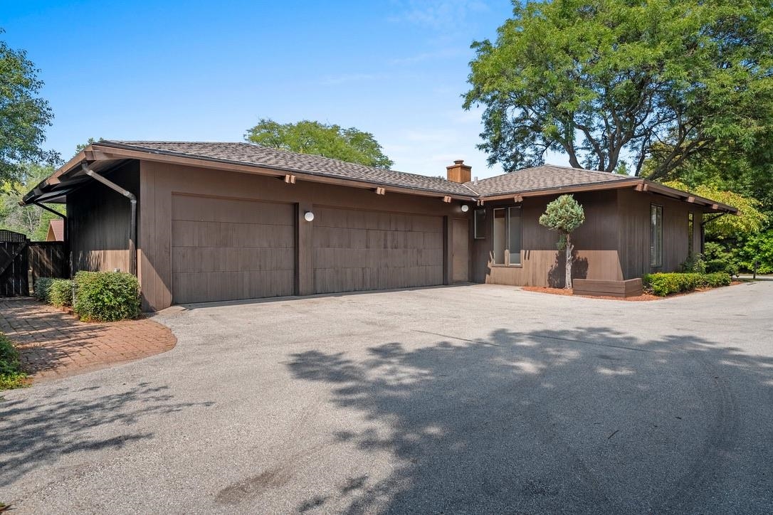 221 ROSEMONT Drive