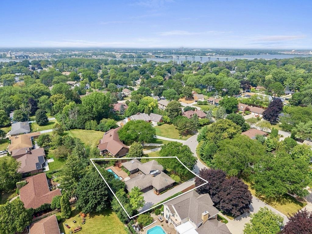 221 ROSEMONT Drive