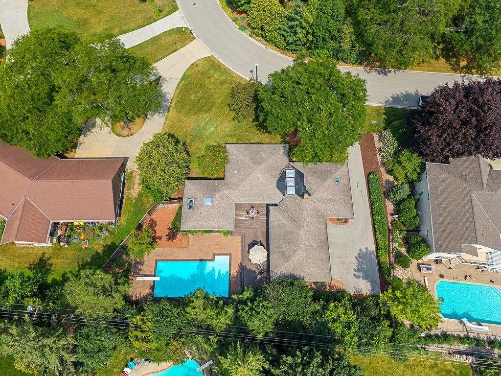 221 ROSEMONT Drive