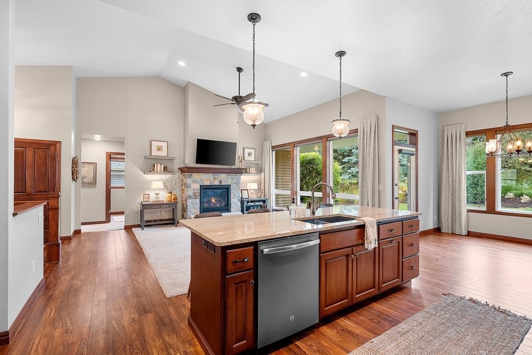 1004 HEYERDAHL Heights