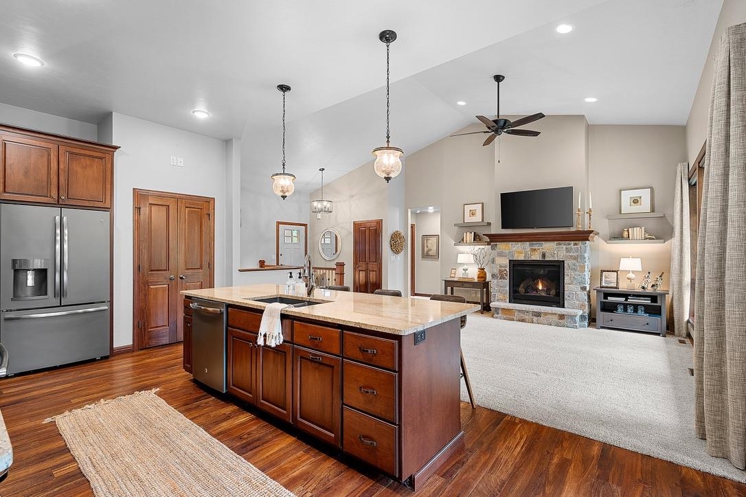 1004 HEYERDAHL Heights