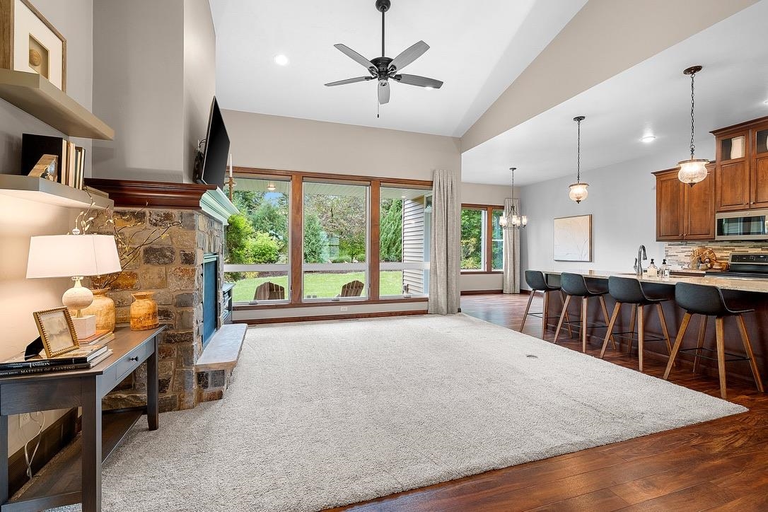 1004 HEYERDAHL Heights