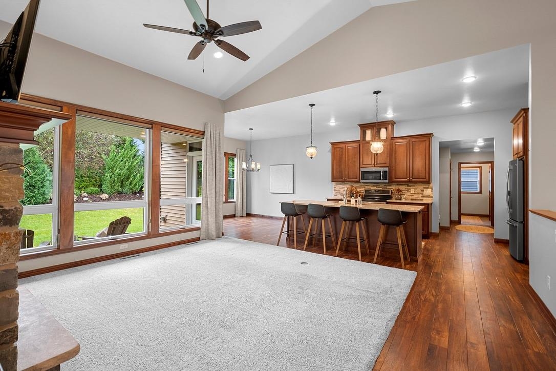 1004 HEYERDAHL Heights