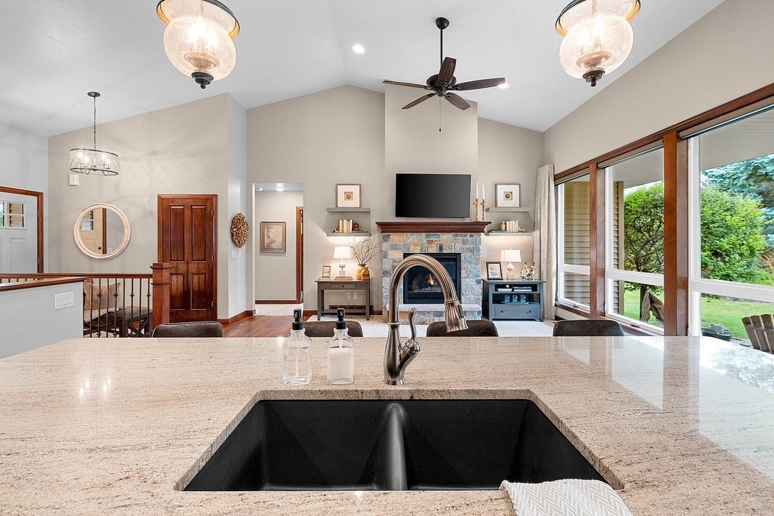 1004 HEYERDAHL Heights