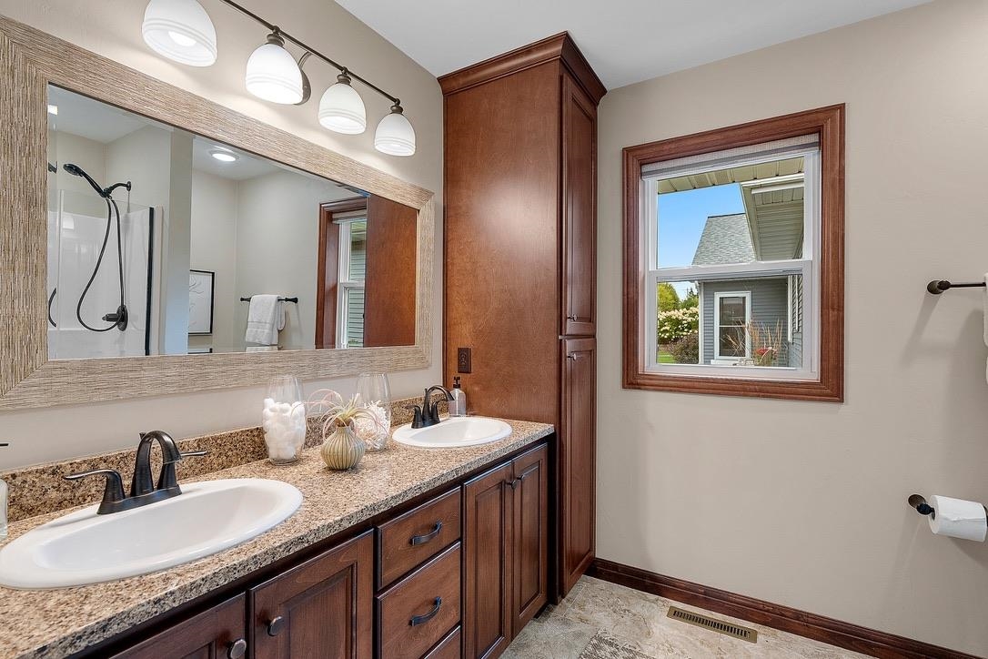 1004 HEYERDAHL Heights